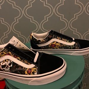 Skull and sunflower vans